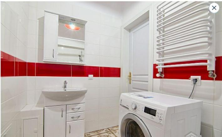 Три Кімнати Вулиця Грушевського 9 Центр Міста Львів Apartamento Exterior foto